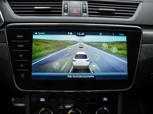 Škoda Superb Combi 2.0 TSI 280 SportLine 4x4 DSG *Facelift*Panorama*Sportsitze*360°Kamera*