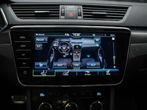 Škoda Superb Combi 2.0 TSI 280 SportLine 4x4 DSG *Facelift*Panorama*Sportsitze*360°Kamera*