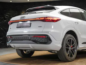 Audi Q5 Sportback TDI quattro 150 kW S-tronic *Beifahrerdisplay*Sitzlüftung*Massage*