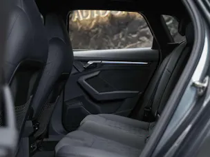 Audi RS3 Sportback 2.5 TSI quattro S-tronic *RS Sport Abgasanlage*RS Sportsitze*Sitzheizung*Adaptives Fahrwerk