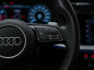 Audi RS3 Sportback 2.5 TSI quattro S-tronic *RS Sport Abgasanlage*RS Sportsitze*Sitzheizung*Adaptives Fahrwerk