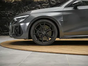 Audi RS3 Sportback 2.5 TSI quattro S-tronic *RS Sport Abgasanlage*RS Sportsitze*Sitzheizung*Adaptives Fahrwerk