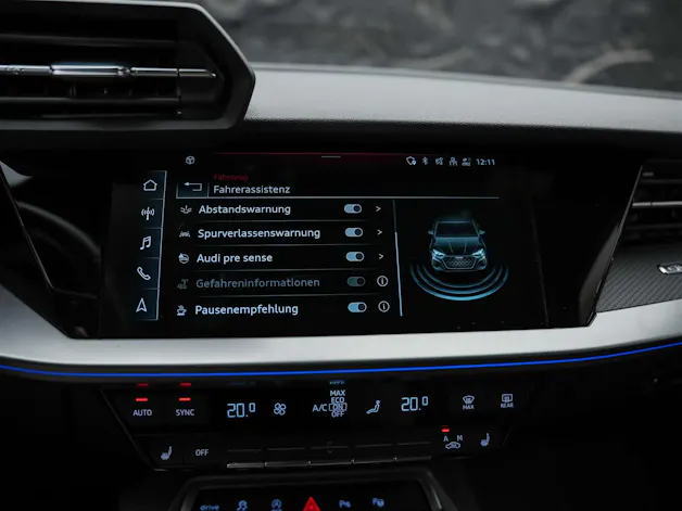Audi RS3 Sportback 2.5 TSI quattro S-tronic *RS Sport Abgasanlage*RS Sportsitze*Sitzheizung*Adaptives Fahrwerk
