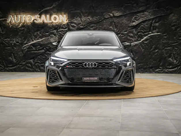 Audi RS3 Sportback 2.5 TSI quattro S-tronic *RS Sport Abgasanlage*RS Sportsitze*Sitzheizung*Adaptives Fahrwerk