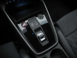 Audi RS3 Sportback 2.5 TSI quattro S-tronic *RS Sport Abgasanlage*RS Sportsitze*Sitzheizung*Adaptives Fahrwerk