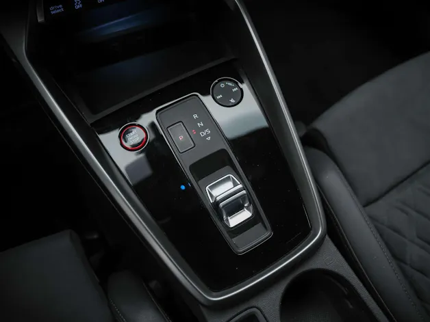 Audi RS3 Sportback 2.5 TSI quattro S-tronic *RS Sport Abgasanlage*RS Sportsitze*Sitzheizung*Adaptives Fahrwerk