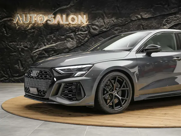 Audi RS3 Sportback 2.5 TSI quattro S-tronic *RS Sport Abgasanlage*RS Sportsitze*Sitzheizung*Adaptives Fahrwerk
