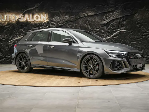 Audi RS3 Sportback 2.5 TSI quattro S-tronic *RS Sport Abgasanlage*RS Sportsitze*Sitzheizung*Adaptives Fahrwerk