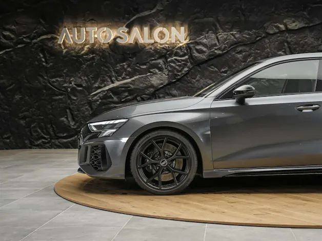 Audi RS3 Sportback 2.5 TSI quattro S-tronic *RS Sport Abgasanlage*RS Sportsitze*Sitzheizung*Adaptives Fahrwerk