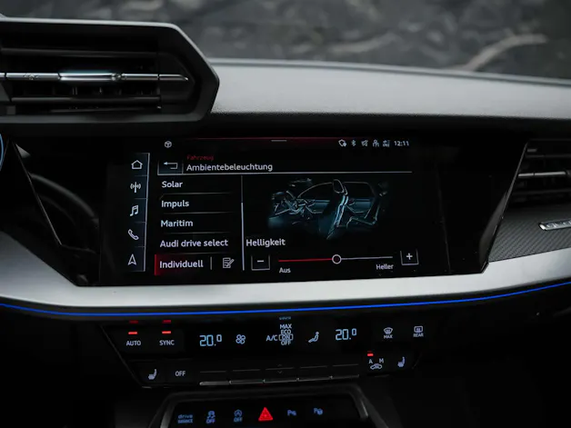 Audi RS3 Sportback 2.5 TSI quattro S-tronic *RS Sport Abgasanlage*RS Sportsitze*Sitzheizung*Adaptives Fahrwerk