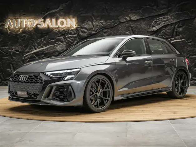 Audi RS3 Sportback 2.5 TSI quattro S-tronic *RS Sport Abgasanlage*RS Sportsitze*Sitzheizung*Adaptives Fahrwerk