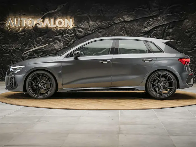 Audi RS3 Sportback 2.5 TSI quattro S-tronic *RS Sport Abgasanlage*RS Sportsitze*Sitzheizung*Adaptives Fahrwerk