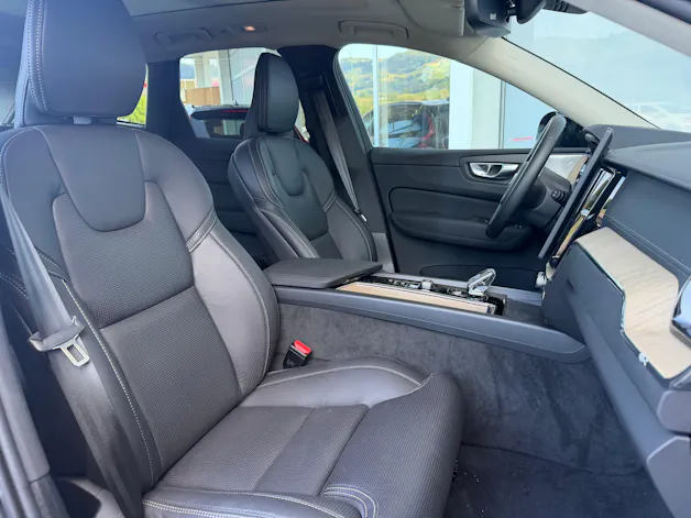 Volvo XC60 T8 eAWD Ultra Dark Geartronic
