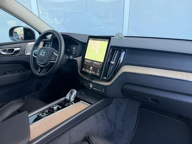 Volvo XC60 T8 eAWD Ultra Dark Geartronic