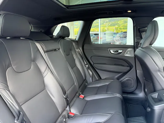 Volvo XC60 T8 eAWD Ultra Dark Geartronic