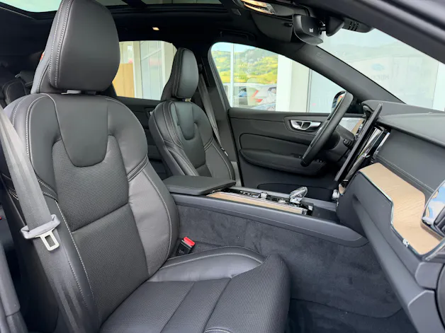Volvo XC60 T8 eAWD Ultra Dark Geartronic