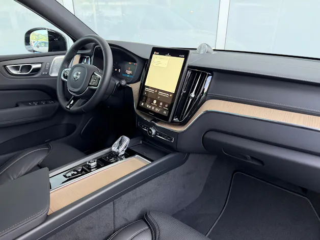 Volvo XC60 T8 eAWD Ultra Dark Geartronic
