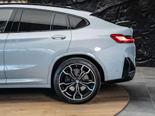 BMW X4M xDrive M Competition Steptronic *Panorama*Sitzlüftung*Head-UP*