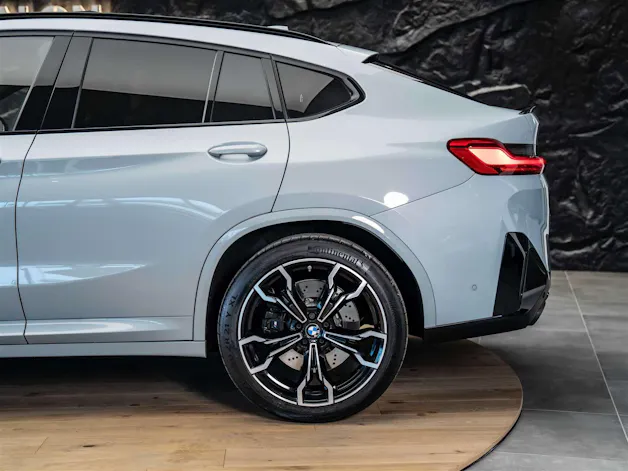 BMW X4M xDrive M Competition Steptronic *Panorama*Sitzlüftung*Head-UP*