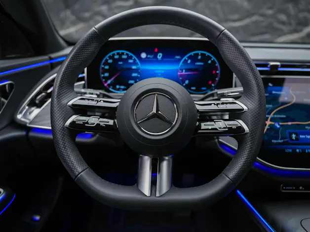 Mercedes-Benz E 220 d AMG Line 4matic Kombi *Werksgarantie*21" Felgen*Abstandsregler*