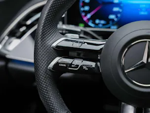 Mercedes-Benz E 220 d 4Matic 9G-Tronic *Werksgarantie*Superscreen*Burmester Soundsystem*360° Kamera*