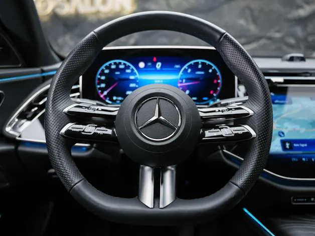 Mercedes-Benz E 220 d 4Matic 9G-Tronic *Werksgarantie*Superscreen*Burmester Soundsystem*360° Kamera*