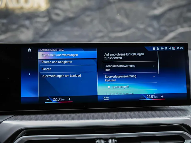 BMW 330i xDrive Steptronic M Sport Pro *Werksgarantie*Abstandsregler*Head Up Display*