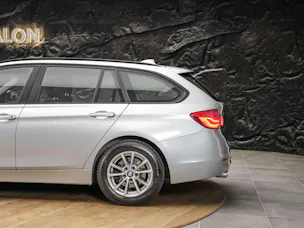 BMW 320d xDrive Touring Steptronic *Head Up Display*Abstandsregler*Adaptiver LED Scheinwerfer*
