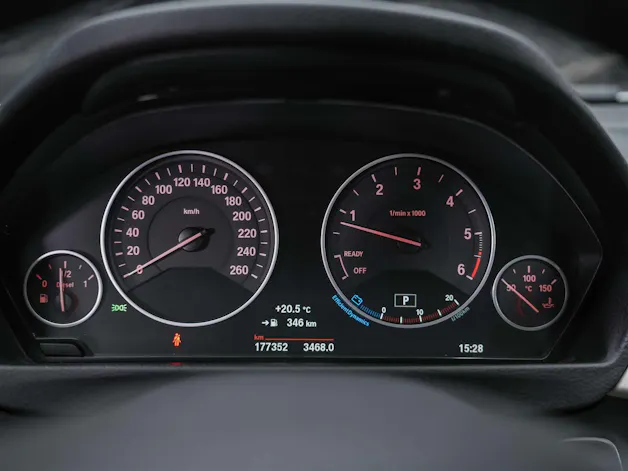 BMW 320d xDrive Touring Steptronic *Head Up Display*Abstandsregler*Adaptiver LED Scheinwerfer*