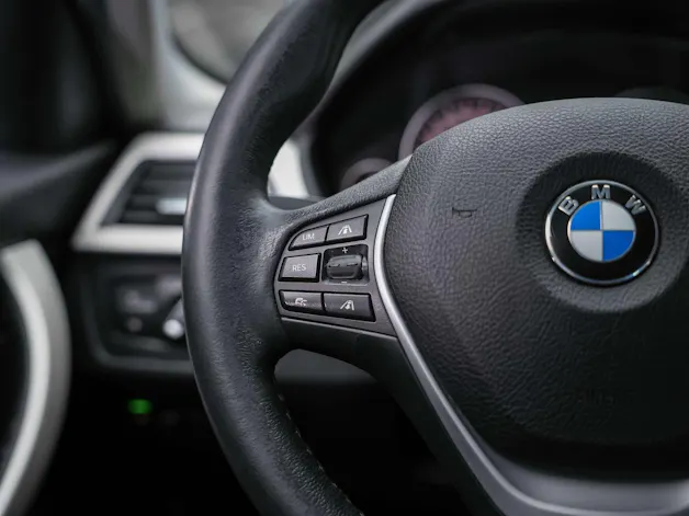 BMW 320d xDrive Touring Steptronic *Head Up Display*Abstandsregler*Adaptiver LED Scheinwerfer*