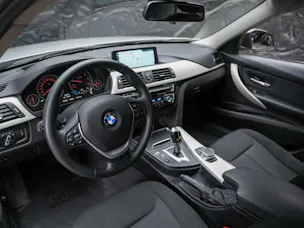 BMW 320d xDrive Touring Steptronic *Head Up Display*Abstandsregler*Adaptiver LED Scheinwerfer*