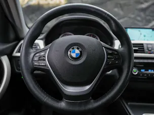 BMW 320d xDrive Touring Steptronic *Head Up Display*Abstandsregler*Adaptiver LED Scheinwerfer*