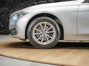 BMW 320d xDrive Touring Steptronic *Head Up Display*Abstandsregler*Adaptiver LED Scheinwerfer*