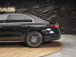 Mercedes-Benz E 220 d 4Matic AMG Line 9G-Tronic *Superscreen*Burmester*360° Kamera*
