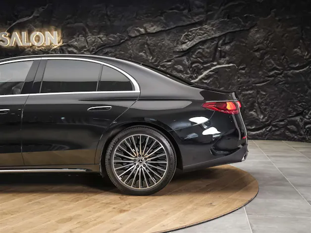 Mercedes-Benz E 220 d 4Matic AMG Line 9G-Tronic *Superscreen*Burmester*360° Kamera*