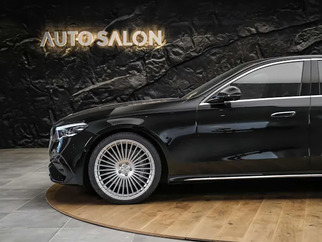 MERCEDES-BENZ E 220 d 4Matic AMG Line 9G-Tronic *Superscreen*Burmester*360° Kamera*