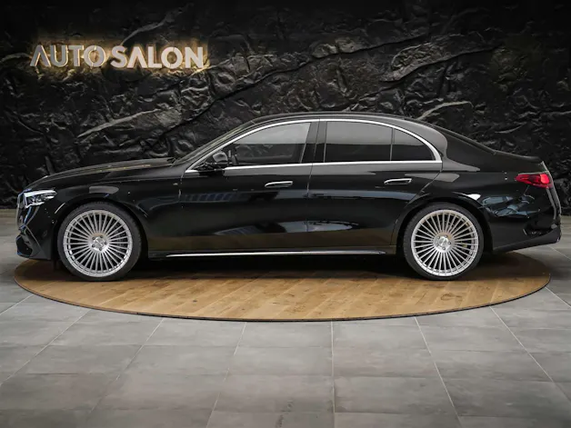 MERCEDES-BENZ E 220 d 4Matic AMG Line 9G-Tronic *Superscreen*Burmester*360° Kamera*