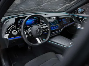 Mercedes-Benz E 220 d 4Matic AMG Line 9G-Tronic *Superscreen*Burmester*360° Kamera*