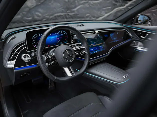 Mercedes-Benz E 220 d 4Matic AMG Line 9G-Tronic *Superscreen*Burmester*360° Kamera*