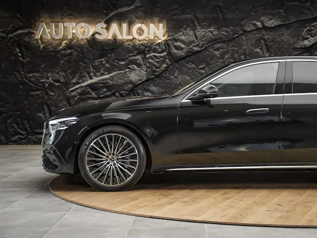 Mercedes-Benz E 220 d 4Matic AMG Line 9G-Tronic *Superscreen*Burmester*360° Kamera*