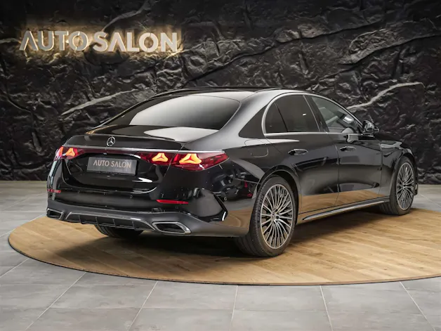 Mercedes-Benz E 220 d 4Matic AMG Line 9G-Tronic *Superscreen*Burmester*360° Kamera*