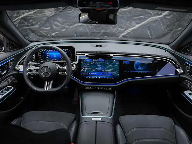 Mercedes-Benz E 220 d 4Matic AMG Line 9G-Tronic *Superscreen*Burmester*360° Kamera*