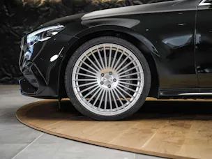 Mercedes-Benz E 220 d 4Matic AMG Line 9G-Tronic *Superscreen*Burmester*360° Kamera*