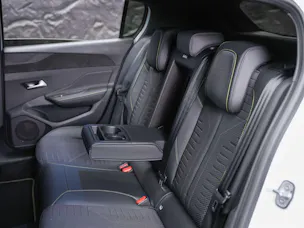 Peugeot 308 1.2 HEV 145 GT *Werksgarantie*Abstandsregler*