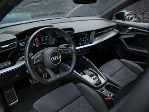 Audi RS3 Limousine 2.5 TSI quattro S-tronic *Massage*Sportabgas*Matrix LED*