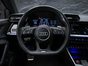 Audi RS3 Limousine 2.5 TSI quattro S-tronic *Massage*Sportabgas*Matrix LED*