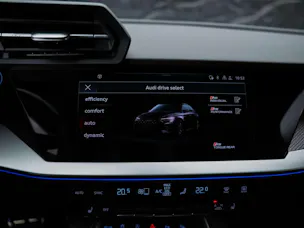 Audi RS3 Limousine 2.5 TSI quattro S-tronic *Massage*Sportabgas*Matrix LED*