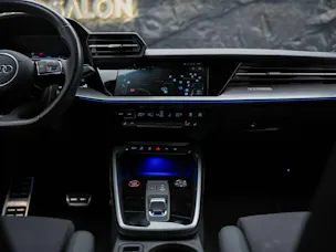 Audi RS3 Limousine 2.5 TSI quattro S-tronic *Massage*Sportabgas*Matrix LED*
