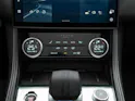 Jaguar F-Pace 3.0 D I6 R-Dynamic SE AWD *Facelift*Panorama*Head-Up*