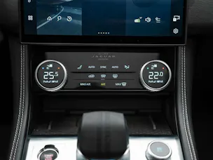 Jaguar F-Pace 3.0 D I6 R-Dynamic SE AWD *Facelift*Panorama*Head-Up*